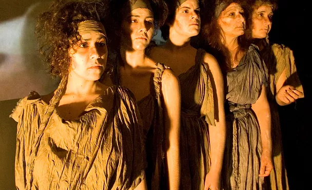 Celebración del Día Mundial del Teatro con la representación de Los bosques de Nyx