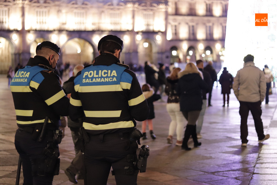 Un motorista ebrio, fiestas en pisos y orines en la calle, madrugada del sábado en Salamanca