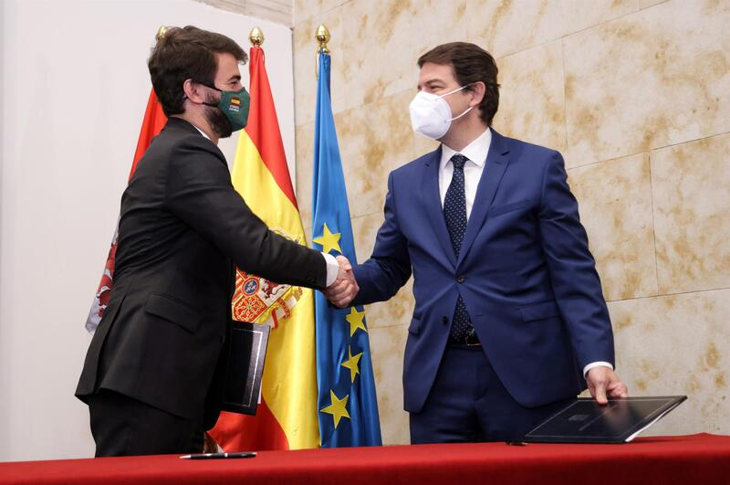 El acuerdo firmado por PP y Vox para formar gobierno en Castilla y León 
