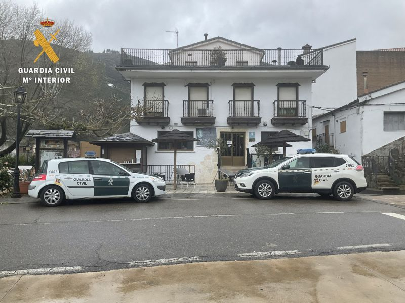 La Guardia Civil detiene a dos salmantinos autores de un robo en un restaurante en Riomalo de Abajo