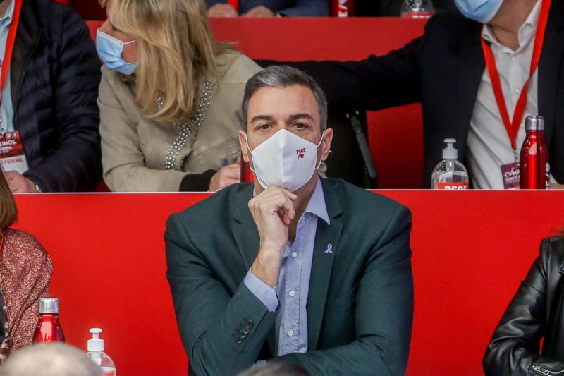 Sánchez anuncia que pronto se suprimirá la obligatoriedad de las mascarillas en el interior de los edificios