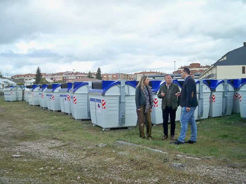 Santa Marta renueva 77 contenedores de reciclaje de papel 