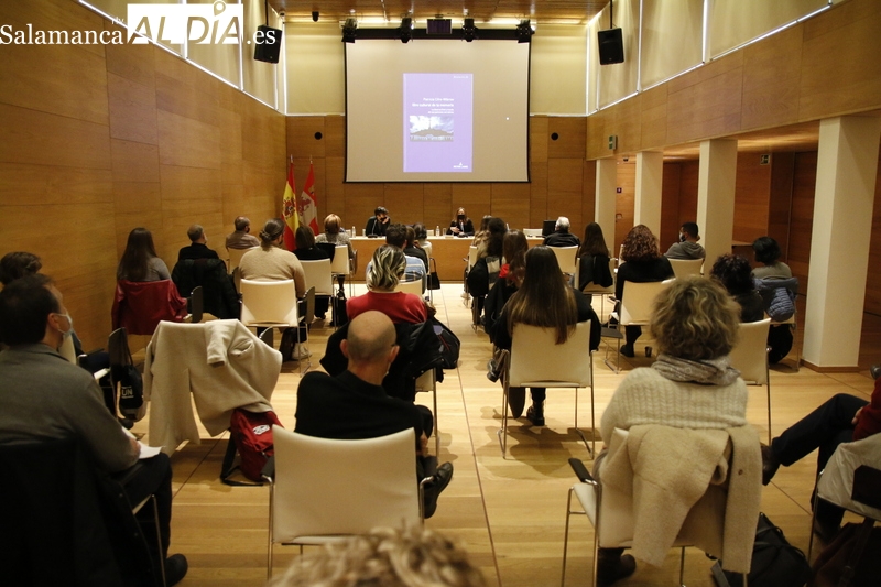 Patricia Cifre-Wibrow indaga en el papel de la literatura en el movimiento de la memoria histórica 