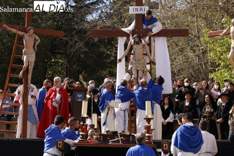 Salamanca asiste con fervor al Acto del Descendimiento