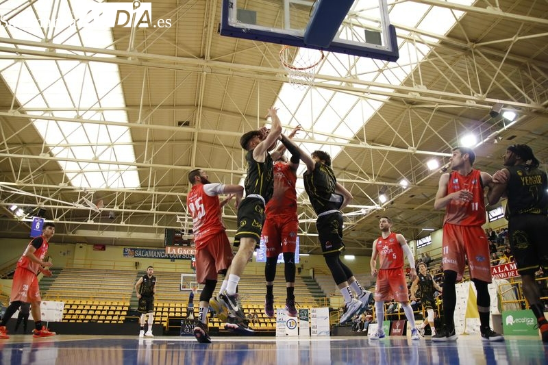 El CB Tormes acaba la fase regular con victoria frente al Chantada y ya sueña con dar el salto a LEB Plata (66-54)