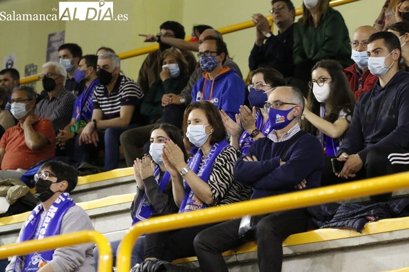 La Marea Azul alienta a las suyas hacia la siguiente ronda de los playoffs