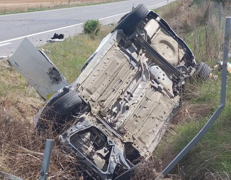 Un herido tras chocar un turismo contra un camión en Cordovilla