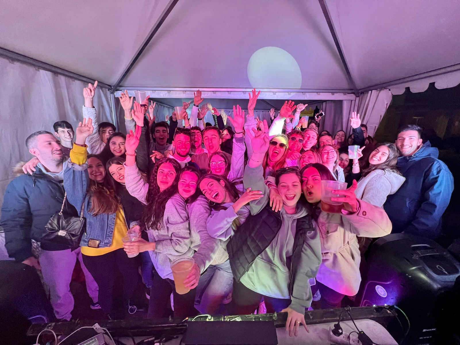 Las celebraciones de los Quintos llenan Santiago de la Puebla de buen ambiente