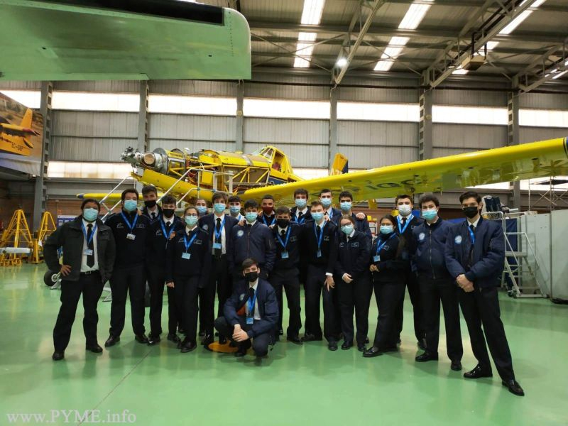 El Club de Alumnos de la Escuela de Pilotos Adventia retoma su actividad con una visita a Matacán