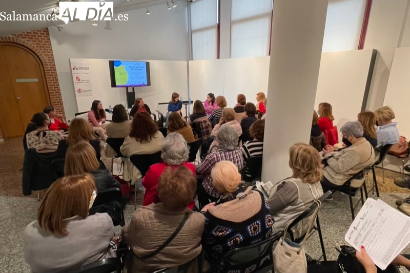 Cuatro escritoras defienden en Peñaranda la importancia de la mujer en la literatura y la escritura