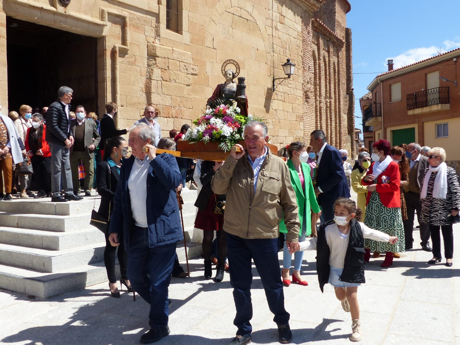 Villoria se echa a las calles para honrar a Santa Barbara