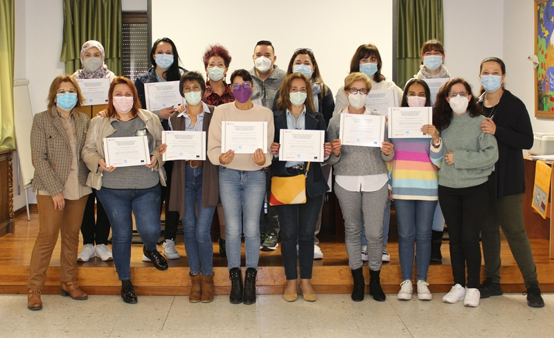 Los 12 alumnos del curso de atención sociosanitaria finalizan su formación