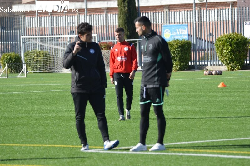 La gran novedad en Unionistas: entrenamiento en el Vicente del Bosque por las grietas en el césped del Reina Sofía