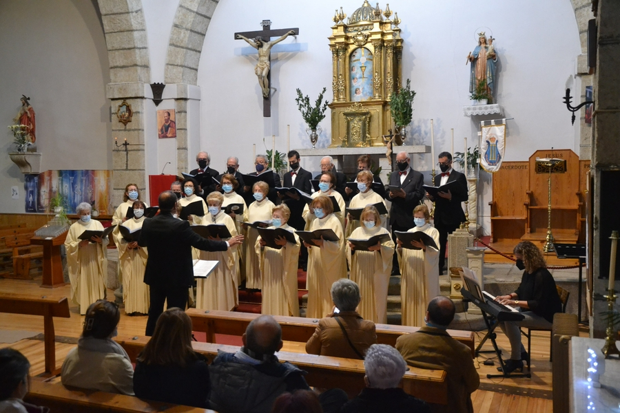 La Coral Dámaso Ledesma conmemora con una actuación el inicio de la Semana Santa