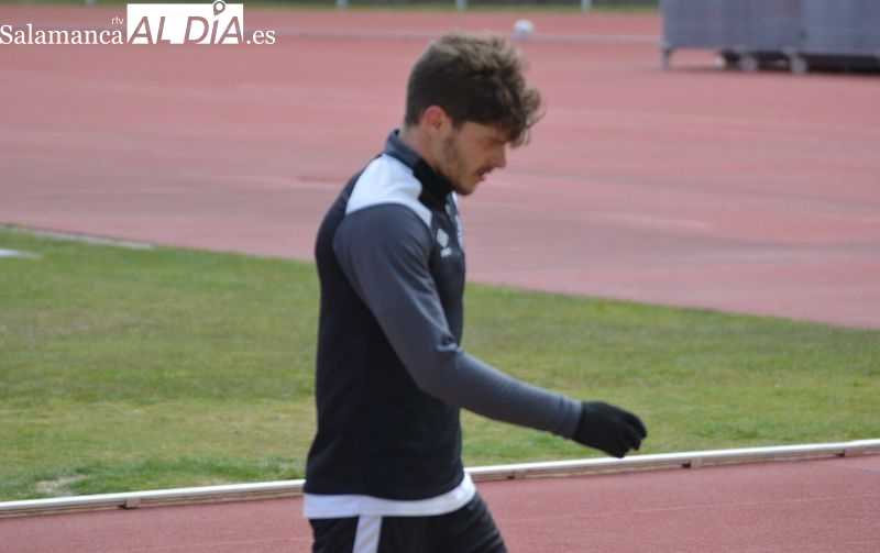 Amaro se retira del último entrenamiento a puerta abierta de la semana en el Salamanca UDS