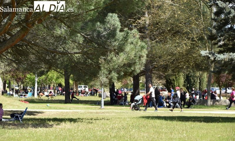 Quejas por la prohibición de montar sillas y mesas cerca del parque infantil de la Aldehuela