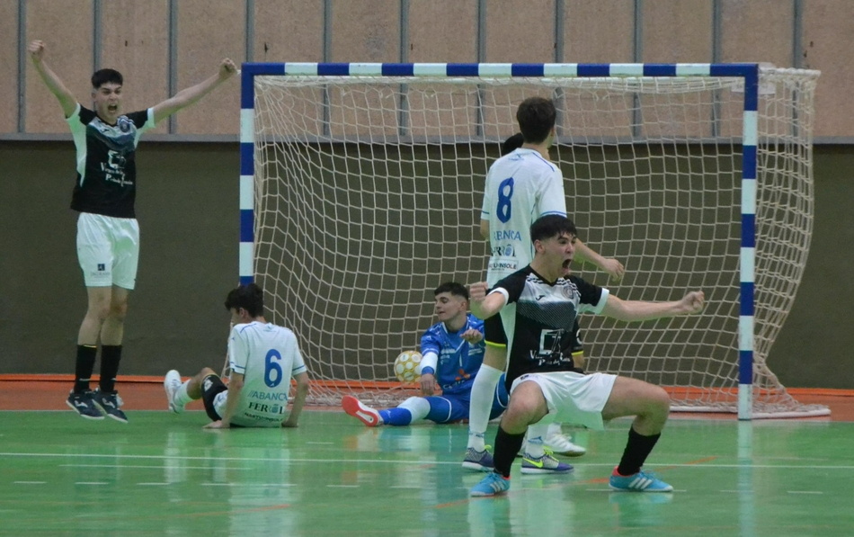 Puntazo del III Juvenil ante el líder de su competición