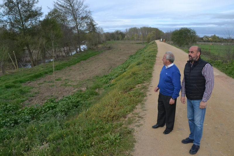 Avanzan los trabajos en La Moretona para darle más valor a la zona del río