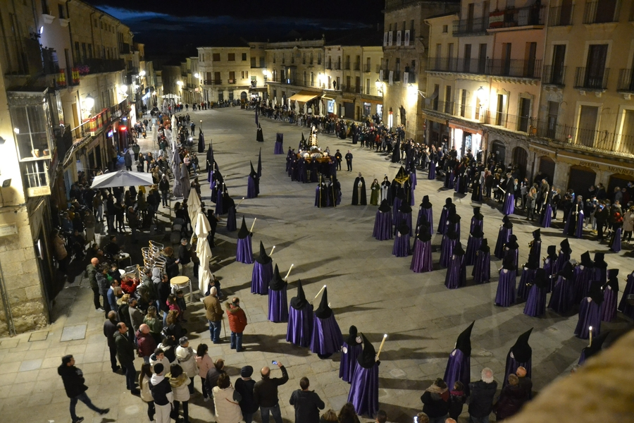 La Dolorosa protagoniza el regreso tres años después de las procesiones de Semana Santa