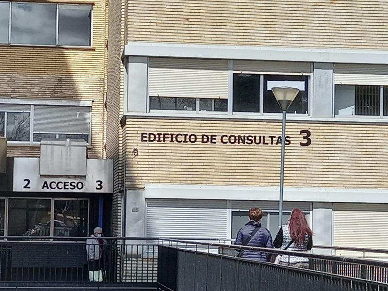 Los edificios del Hospital Virgen Vega ya acogen las consultas de pacientes externos 