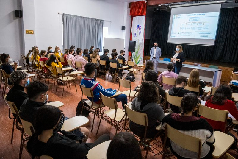 Más de 11.000 estudiantes participan en las Jornadas de Educación Financiera para Jóvenes 