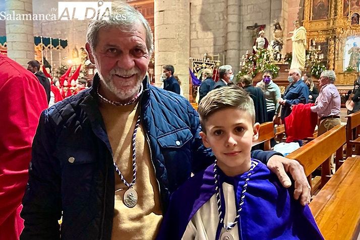 Jacobo Gil se estrena a sus 9 años como cofrade, con el sueño y la ilusión de llevar a hombros a su querido Santo Cristo de la Cama
