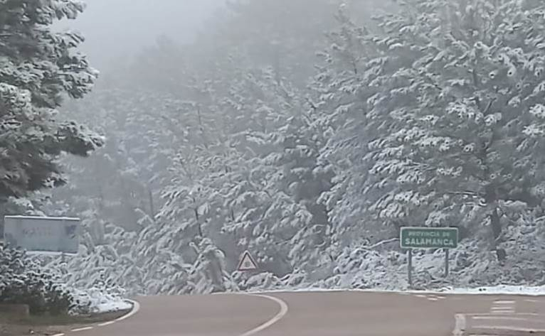 La comarca amanece con nieve tras dejar atrás el ‘verano’