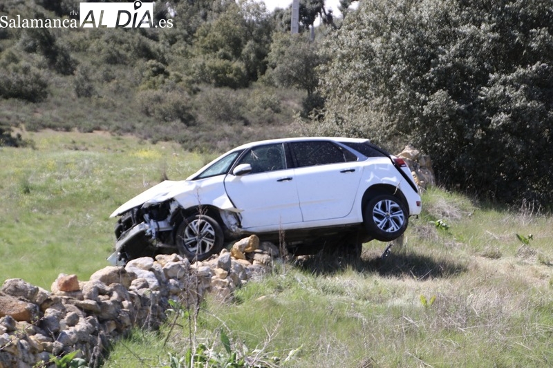 Herido tras volcar el vehículo que conducía en la carretera CL-510  