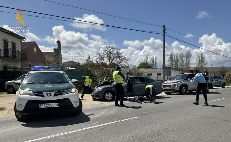 ‘Detenidos’ en Puebla de Azaba los huidos en el simulacro de una persecución fronteriza