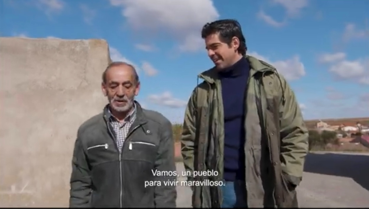 La visita de Miguel Ángel Muñoz a Arabayona triunfa en las redes sociales