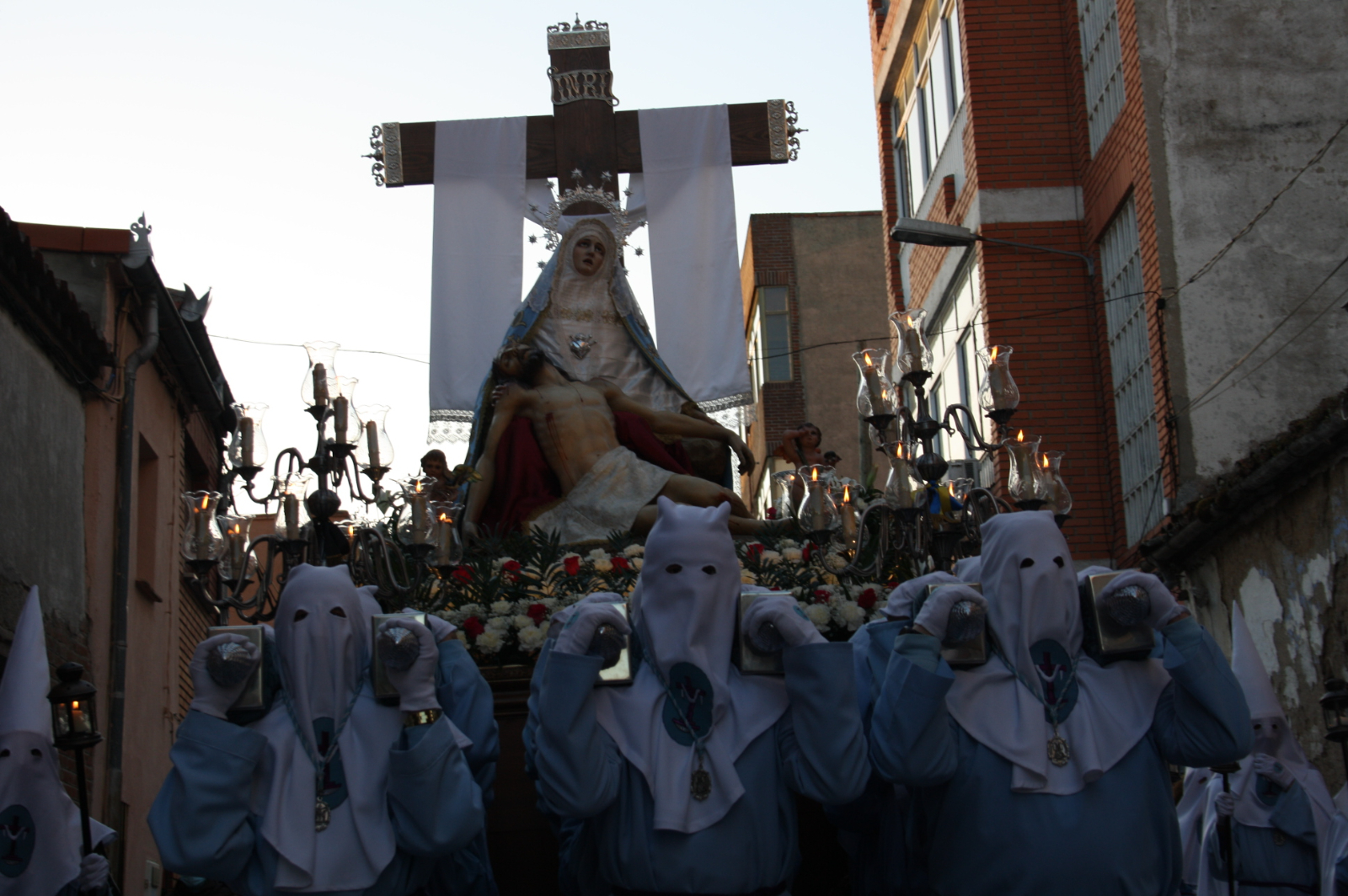 La Piedad llena de oración y luto las calles de Peñaranda este Viernes Santo