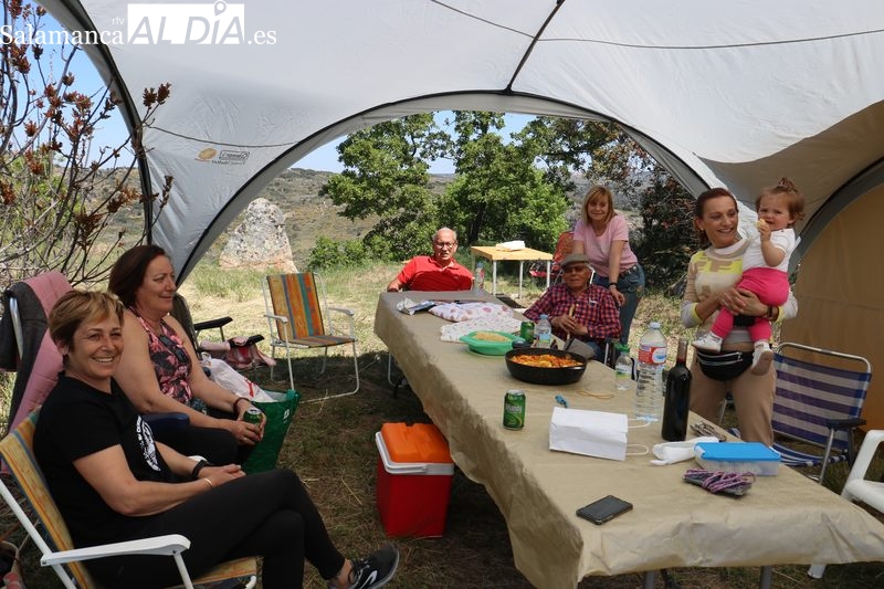 El Teso de San Cristóbal recobra la vida el Lunes de Pascua en Villarino