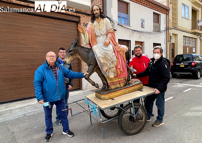 Jesús en la Borriquilla comienza sus preparativos para el Domingo de Ramos