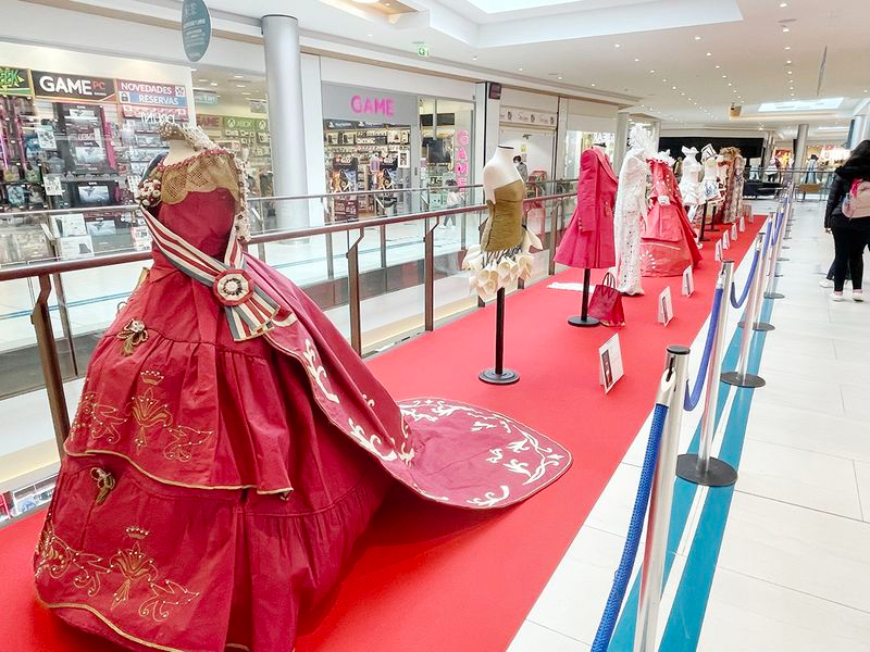 La moda en papel, la original exposición que ya se puede visitar en El Tormes