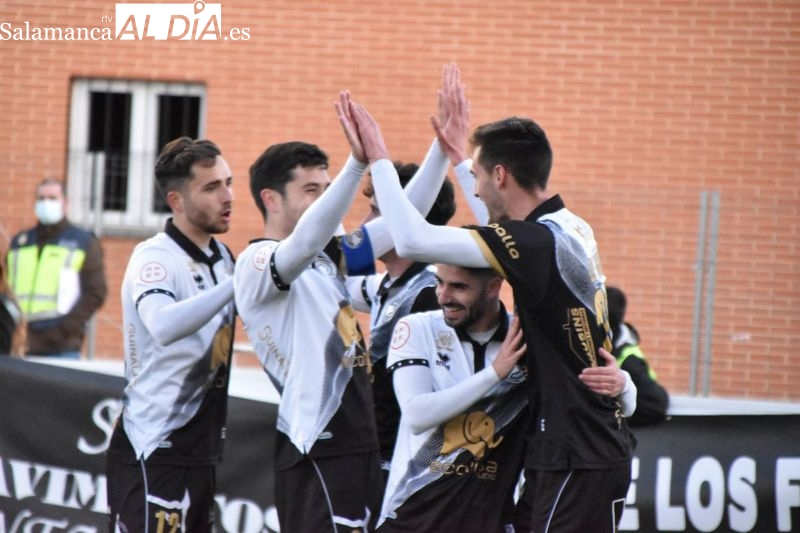 Unionistas se reencuentra con la victoria seis jornadas después y cierra la permanencia contra el Zamora (2-1)