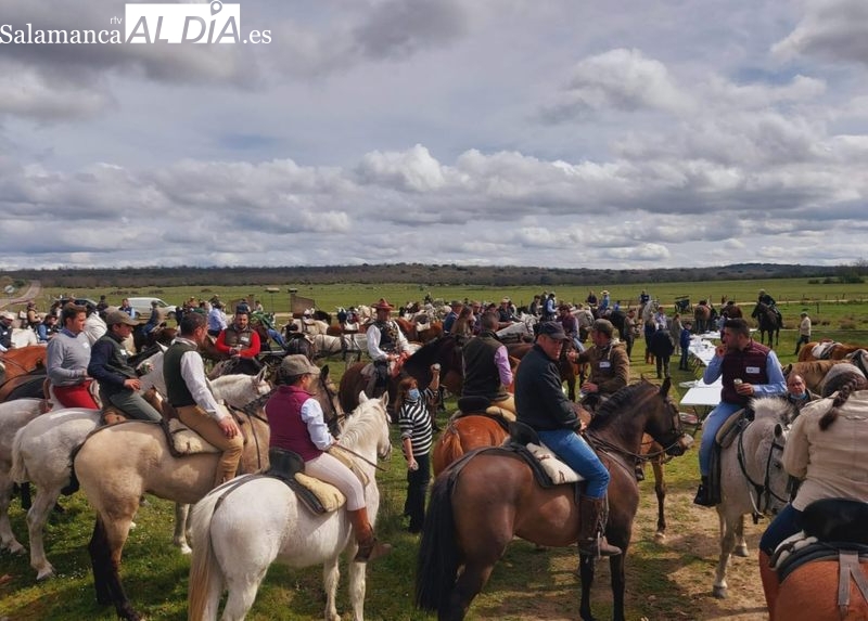 Gran ambiente en Bañobárez en la I Feria Solidaria del Caballo
