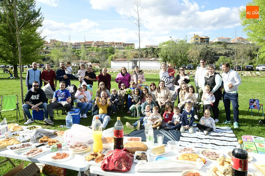 Mirobrigenses de todas las edades disfrutan del primer gran Lunes de Aguas tras la pandemia