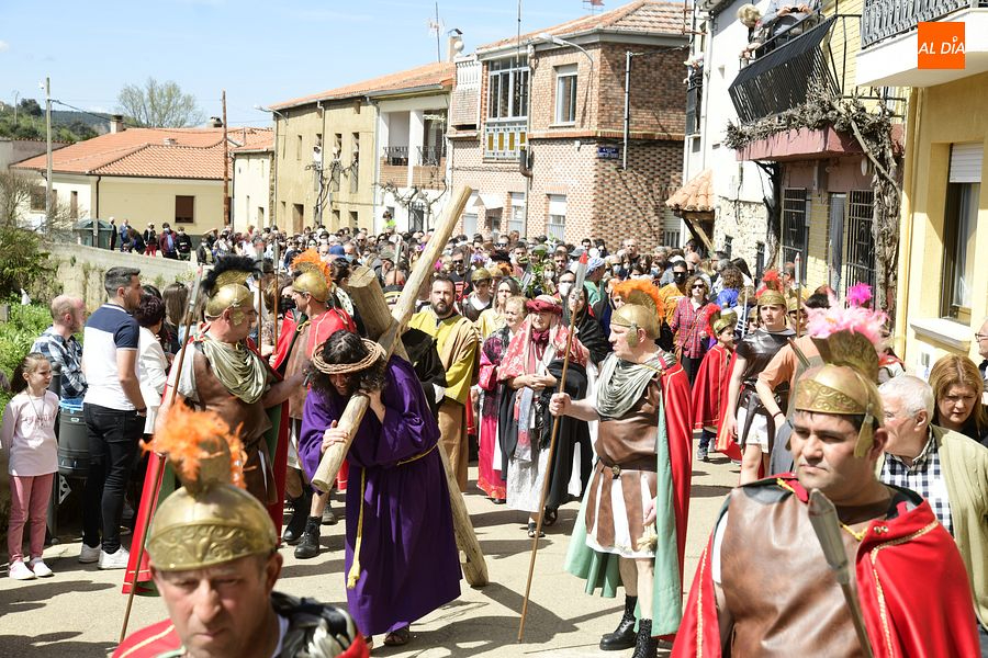 La Pasión vuelve a Serradilla del Arroyo bajo la mirada de cientos de personas