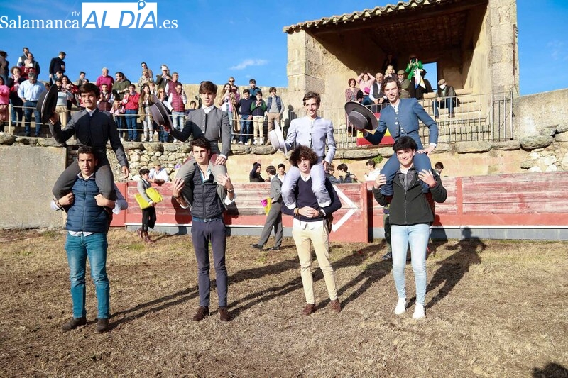 Tarde de triunfo y afición en el festejo taurino de la ermita de Buenamadre 