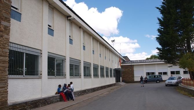 El colegio de Armenteros, que acoge a refugiados ucranianos, recibe el lunes la visita de Alfonso Fernández Mañueco