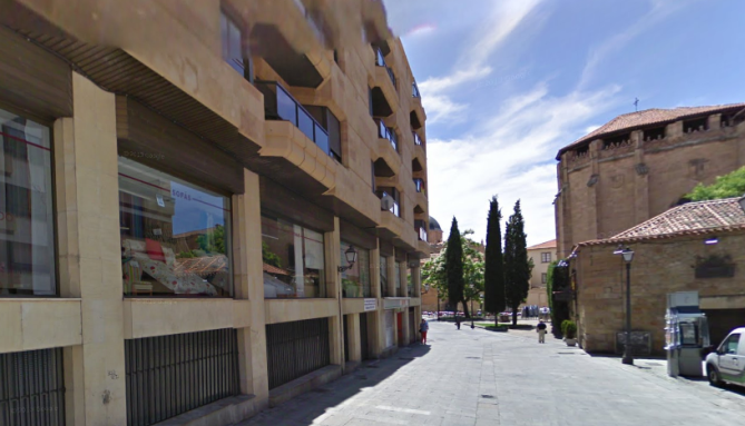 Un portero resulta herido en la cabeza tras ser agredido por un cliente