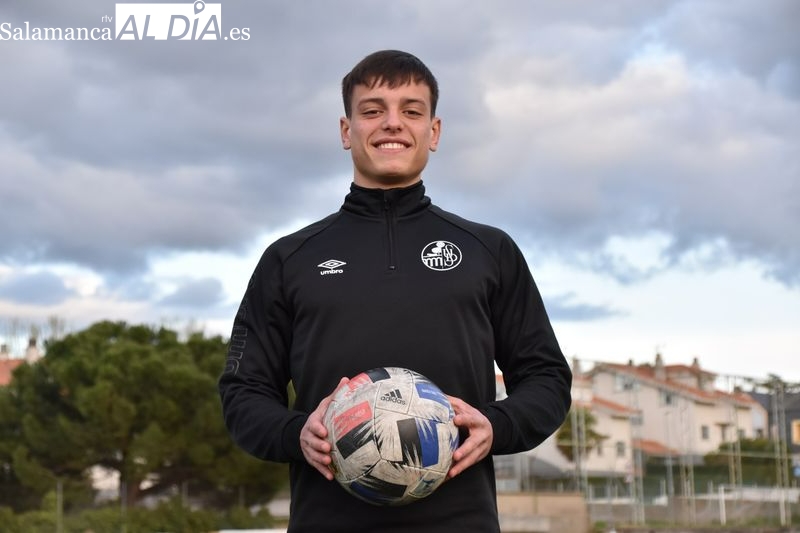 Hugo Hernández, la perla del Salamanca UDS que tiene la ilusión de llegar al primer equipo y jugar en el Helmántico