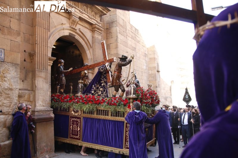 Nuestro Padre Jesús Nazareno se suma a la procesión del Santo Entierro en Salamanca