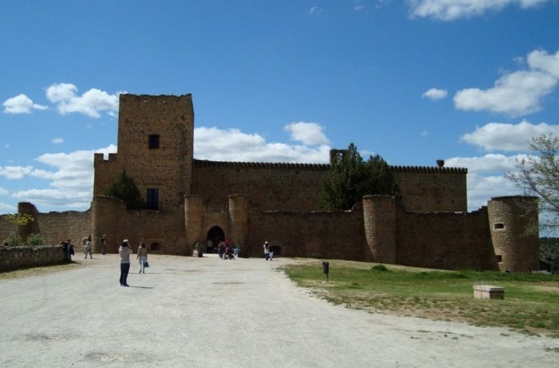 Un hombre pierde la vida tras caer por un terraplén cerca del Castillo de Pedraza en Segovia