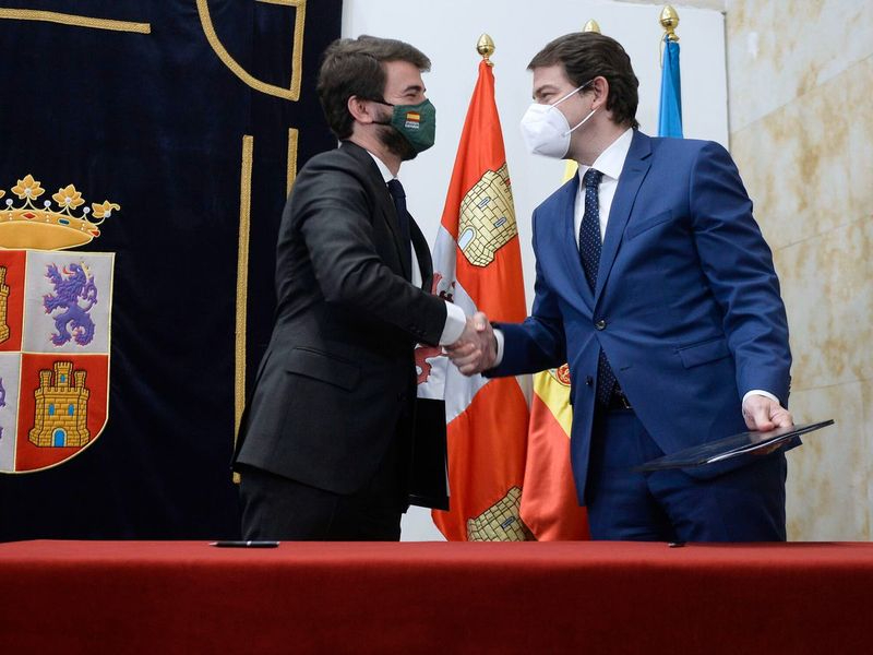 El Gobierno de Castilla y León: 10 consejerías, integra Transparencia en Presidencia y divide Fomento y Medio Ambiente