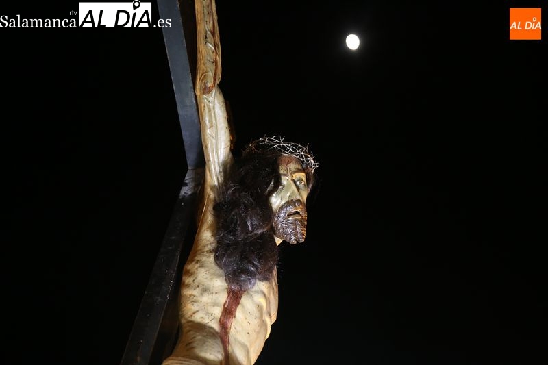 El Cristo de la Salud expira su dolor en la noche del Martes Santo
