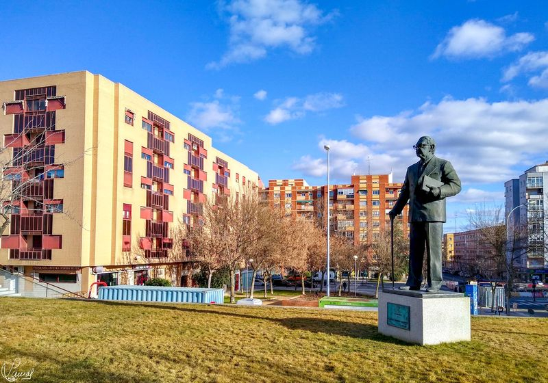 El escritor, el maestro... 