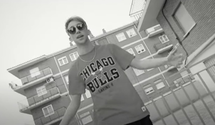 Yann inicia una nueva etapa musical con la publicación de ‘Poeta de barrio’