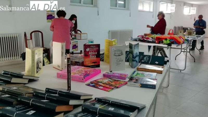Los escolares del Abadengo se involucran en un mercadillo a favor de Ucrania