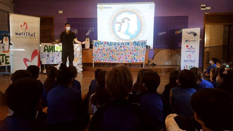 Visita Antártica en los Maristas 